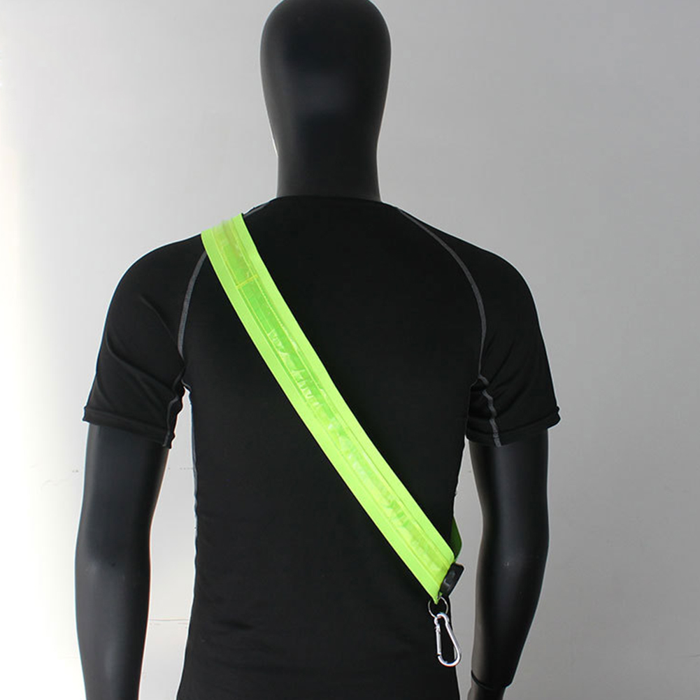 光るショルダーストラップ 充電式LED反射ランニングベルト  - Running Gear Green のレビューと価格